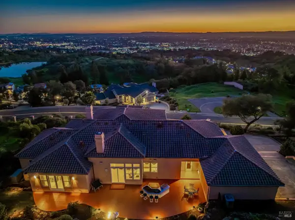 3729 Skyfarm Drive, Santa Rosa, CA 95403