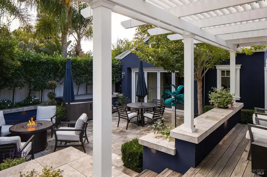 330 Plaza Street, Healdsburg, CA 95448 - #2