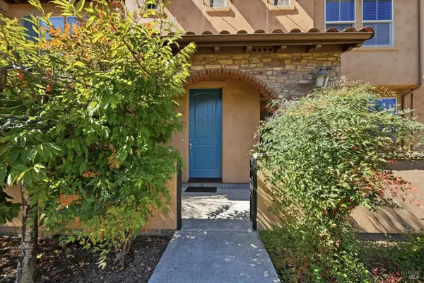 165 Stonegate Circle #B, Cloverdale, CA 95425