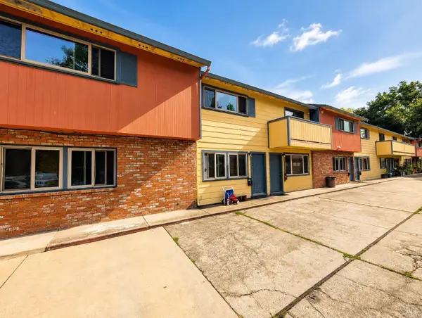 126 S E Street, Santa Rosa, CA 95404