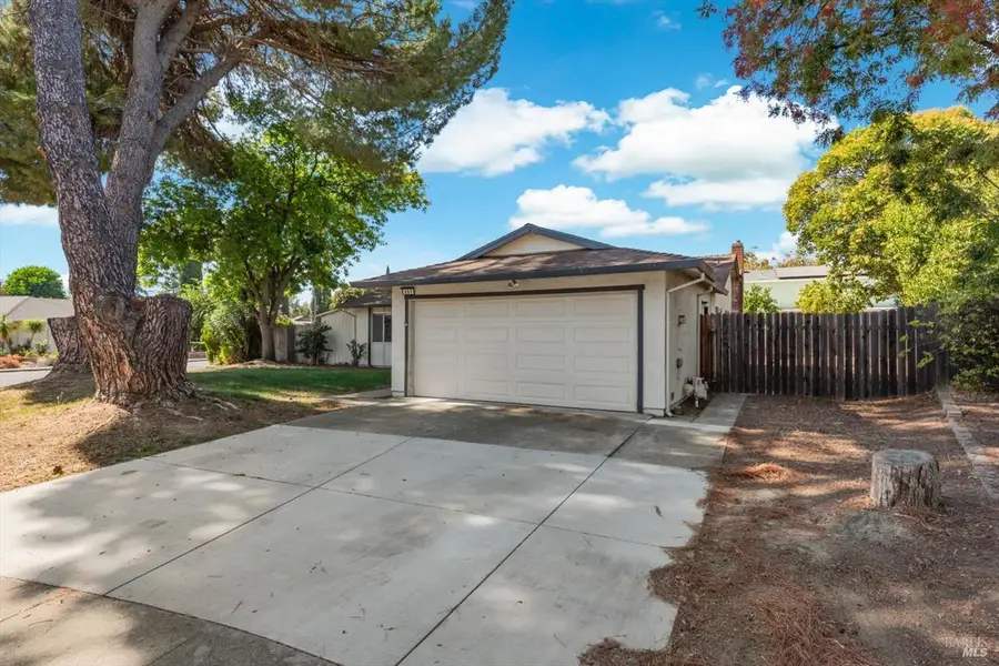 805 Avon Court, Dixon, CA 95620 - #2