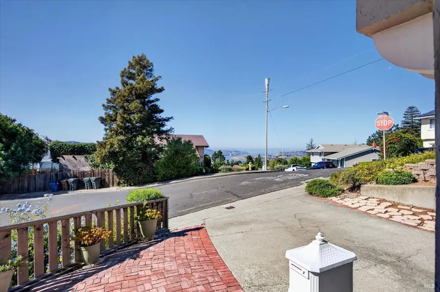 142 Ardmore Way, Benicia, CA 94510 - #3