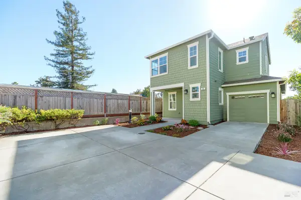 35 Lipton Way, Cotati, CA 94931