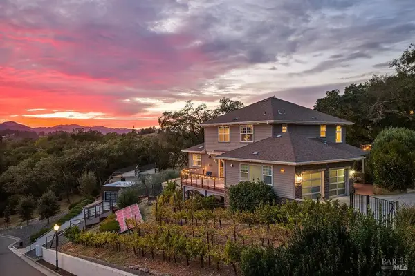 235 Clear Ridge Drive, Healdsburg, CA 95448