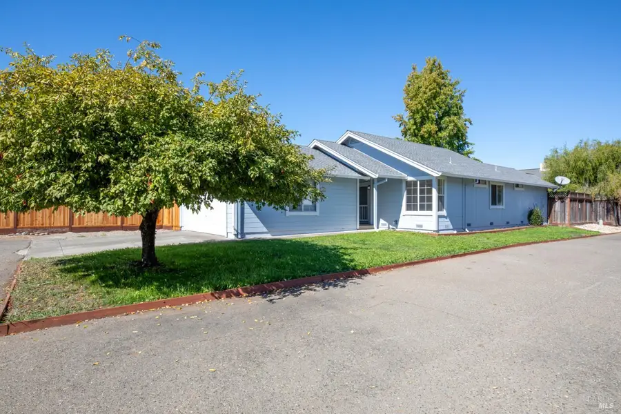 1621 Woodhue Avenue, Santa Rosa, CA 95403 - #2