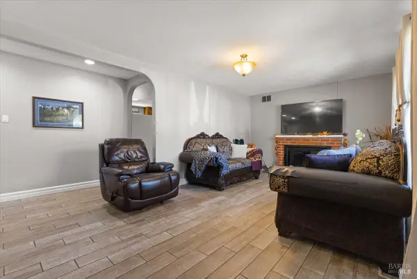 636 Southwood Drive, Santa Rosa, CA 95407