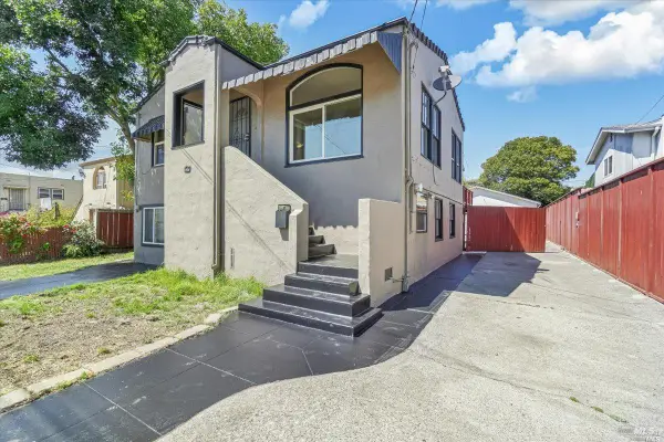 220 Texas Street, Vallejo, CA 94590