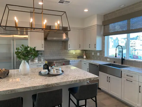 555 Semillon Lane, Santa Rosa, CA 95403
