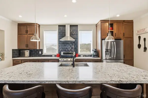 4051 Fisher Lake Drive, Redwood Valley, CA 95470