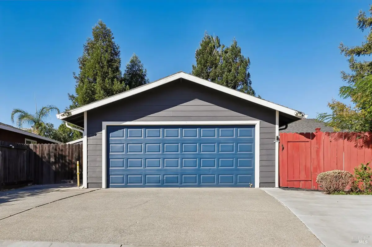 132 Carlton Avenue, Vacaville, CA 95687 - #1