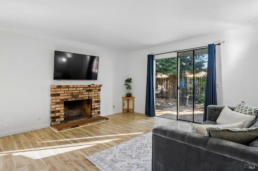 132 Carlton Avenue, Vacaville, CA 95687 - #2