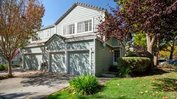 829 Chardonnay Circle, Petaluma, CA 94954