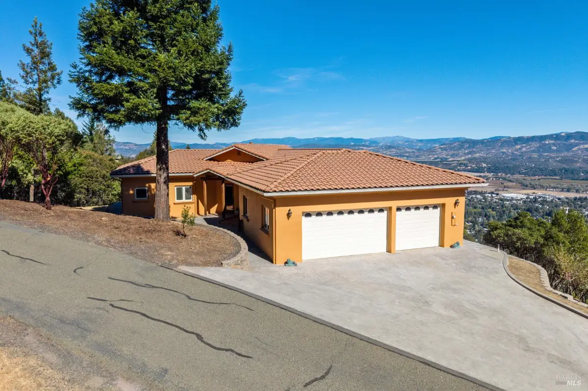 325 Janix Drive, Ukiah, CA 95482 - #1