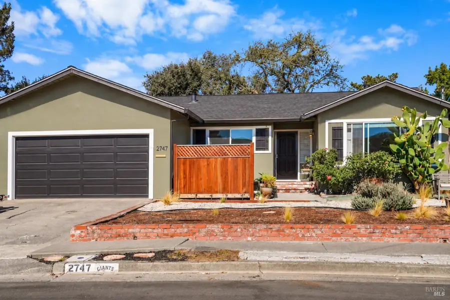 2747 Navajo Street, Santa Rosa, CA 95403 - #2