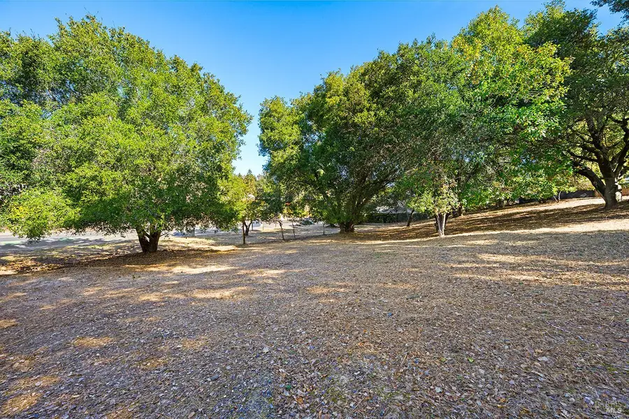 7621 Healdsburg Avenue, Sebastopol, CA 95472 - #2