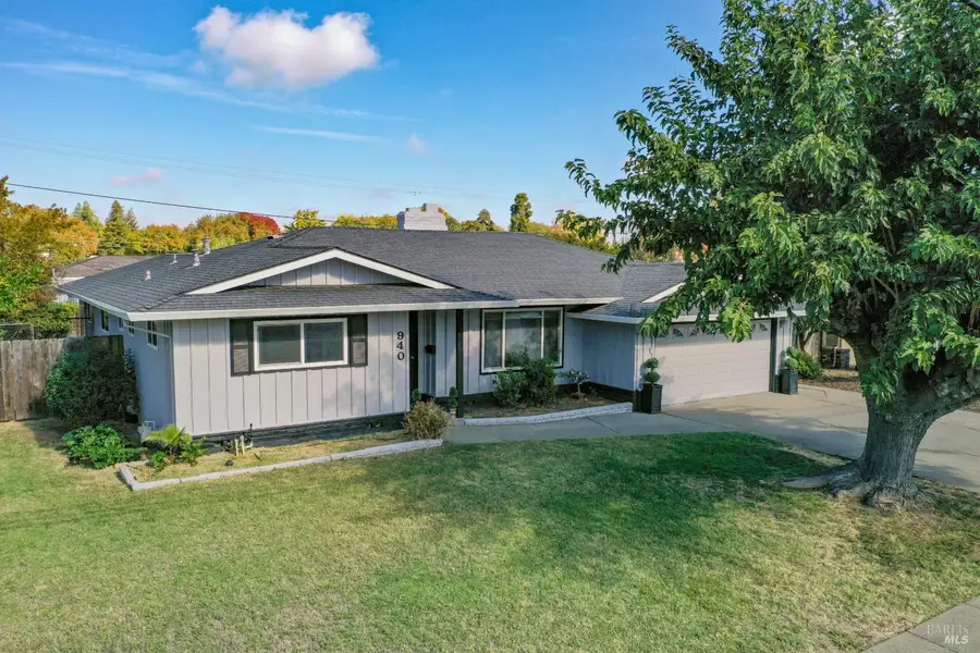 940 W A Street, Dixon, CA 95620 - #2