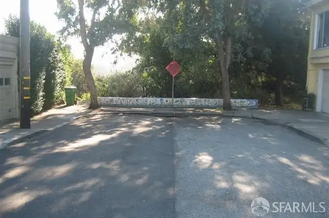 881 Moultrie Street, San Francisco, CA 94110 - Image #2