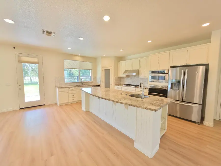 14305 Spyglass Circle, Chowchilla, CA 93610 - #3