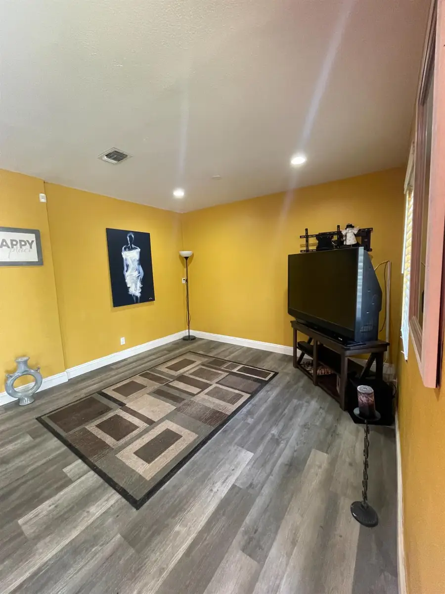 3740 26th Avenue, Sacramento, CA 95820 - #2