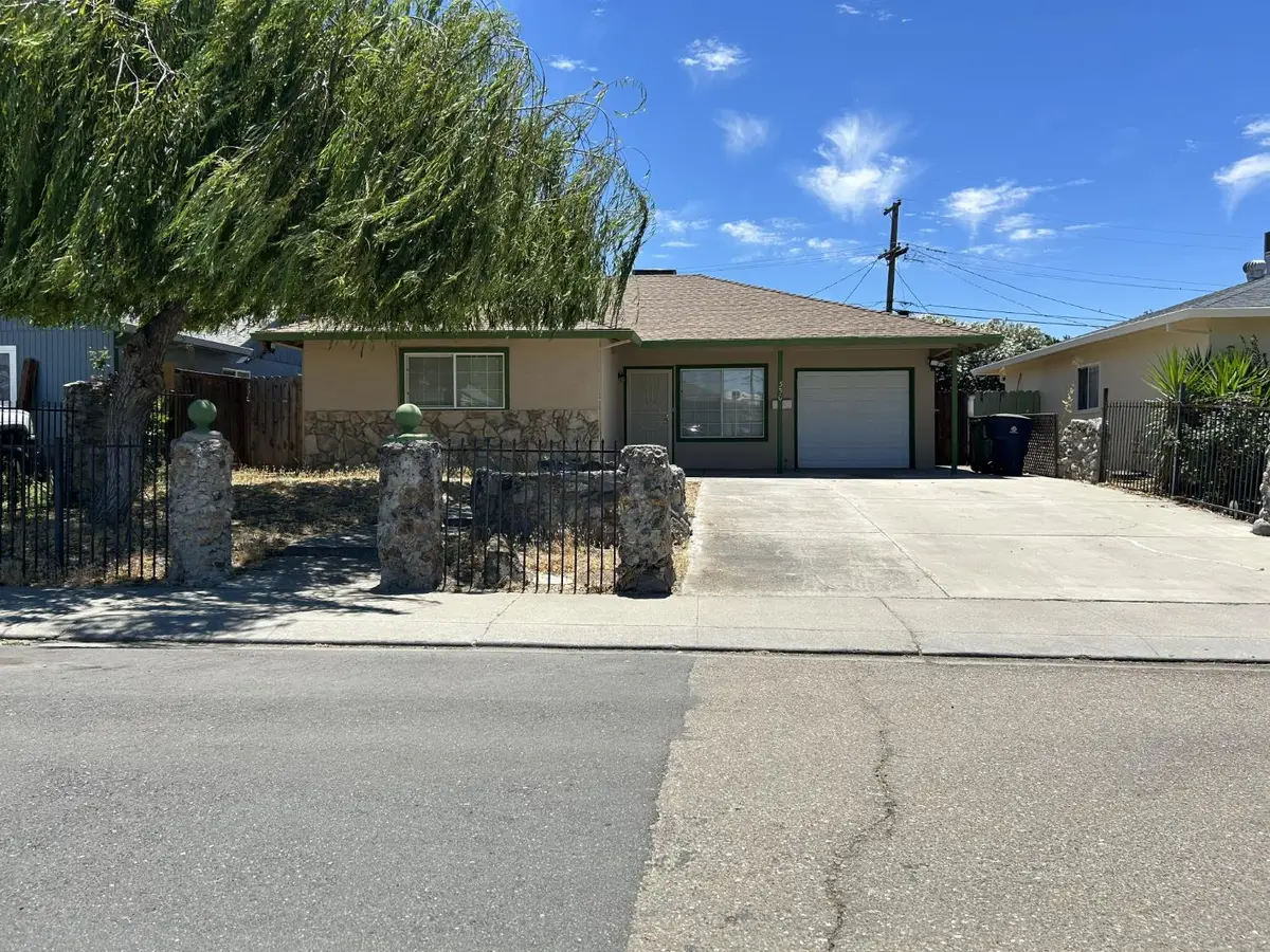 350 E 22nd Street, Tracy, CA 95376 - #1