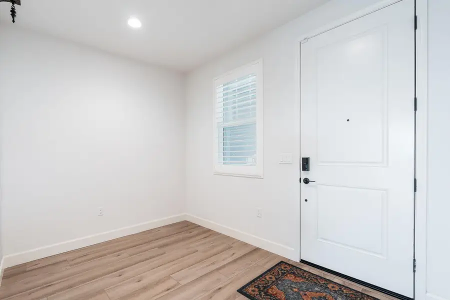 6141 E Peralta Way, Fresno, CA 93727 - #2