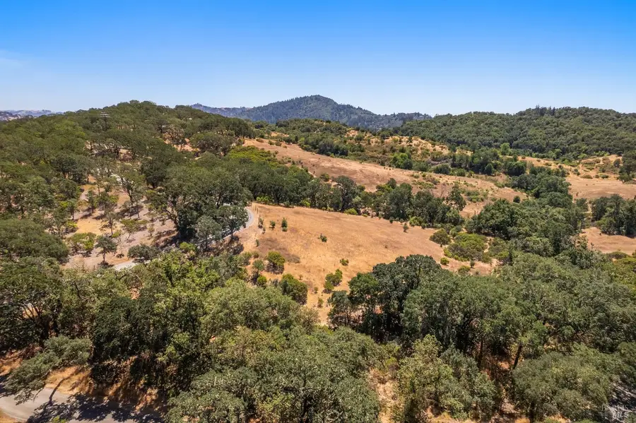 160 Woodlands Drive Se, Healdsburg, CA 95448 - Image #2