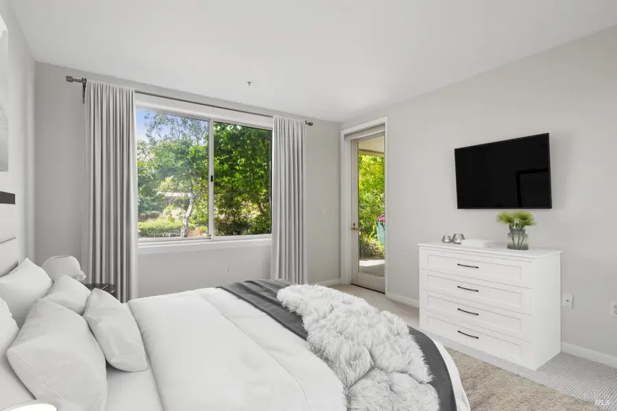 300 Deer Valley Road #2K, San Rafael, CA 94903 - Image #3