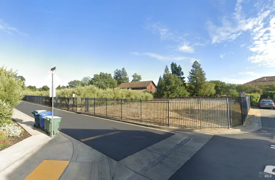 443 S Casabonne Lane, Sonoma, CA 95476 - Image #2