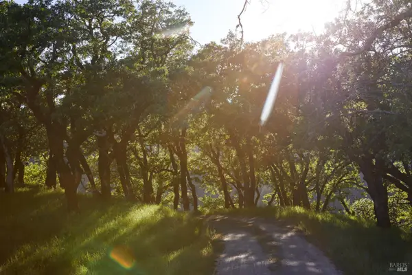 10850 Tomki Road, Redwood Valley, CA 95470