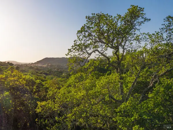 105 NW Juniper Court, Healdsburg, CA 95448