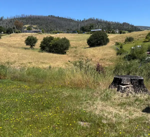 856 Los Alamos Road, Santa Rosa, CA 95409