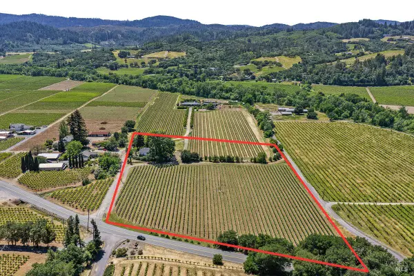 5091 Dry Creek Road, Healdsburg, CA 95448