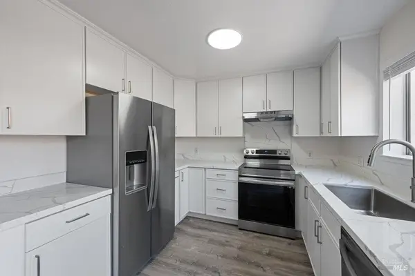 1737 Las Raposas Court, Santa Rosa, CA 95409