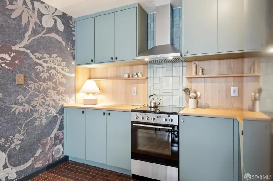 1220 La Playa Street #204, San Francisco, CA 94122 - Image #2