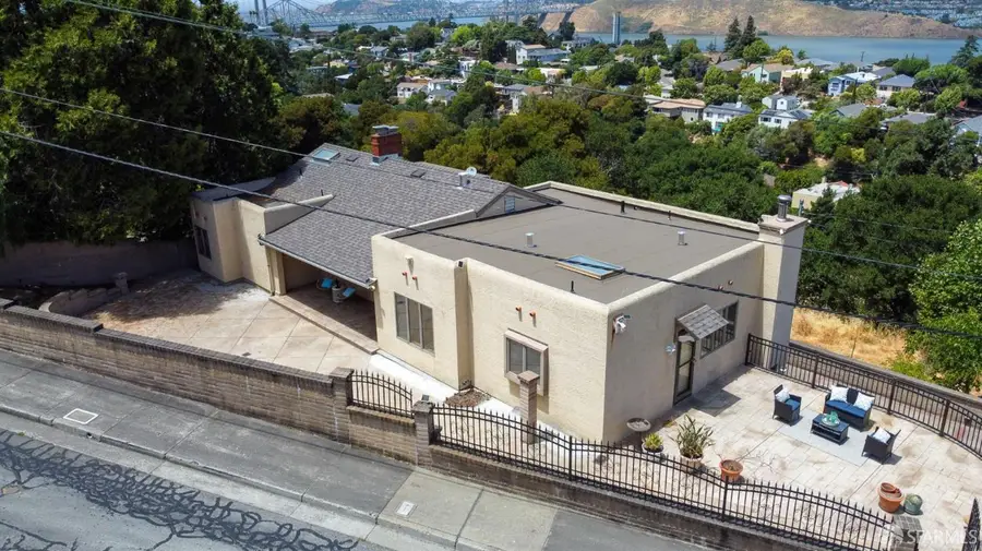 66 Baldwin Avenue, Crockett, CA 94525 - Image #2