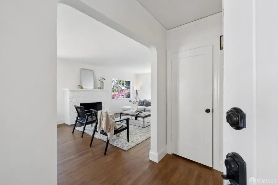 1115-1115A Capuchino Avenue, Burlingame, CA 94010 - Image #2