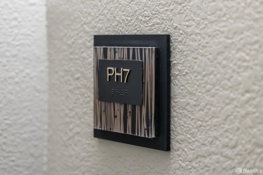 1511 Jefferson Street #PH7, Oakland, CA 94612 - Image #3