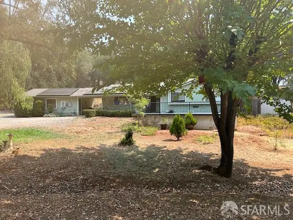 19481 N Rambling Oak Drive, Redding, CA 96003
