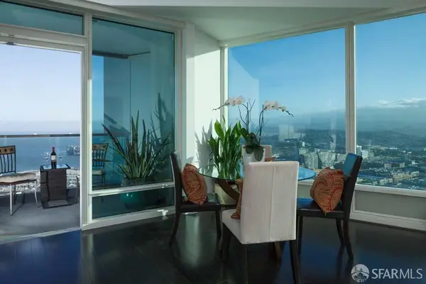 425 1st Street #3703, San Francisco, CA 94105
