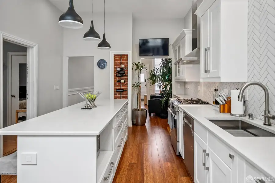 1040 Sanchez Street, San Francisco, CA 94114 - Image #3