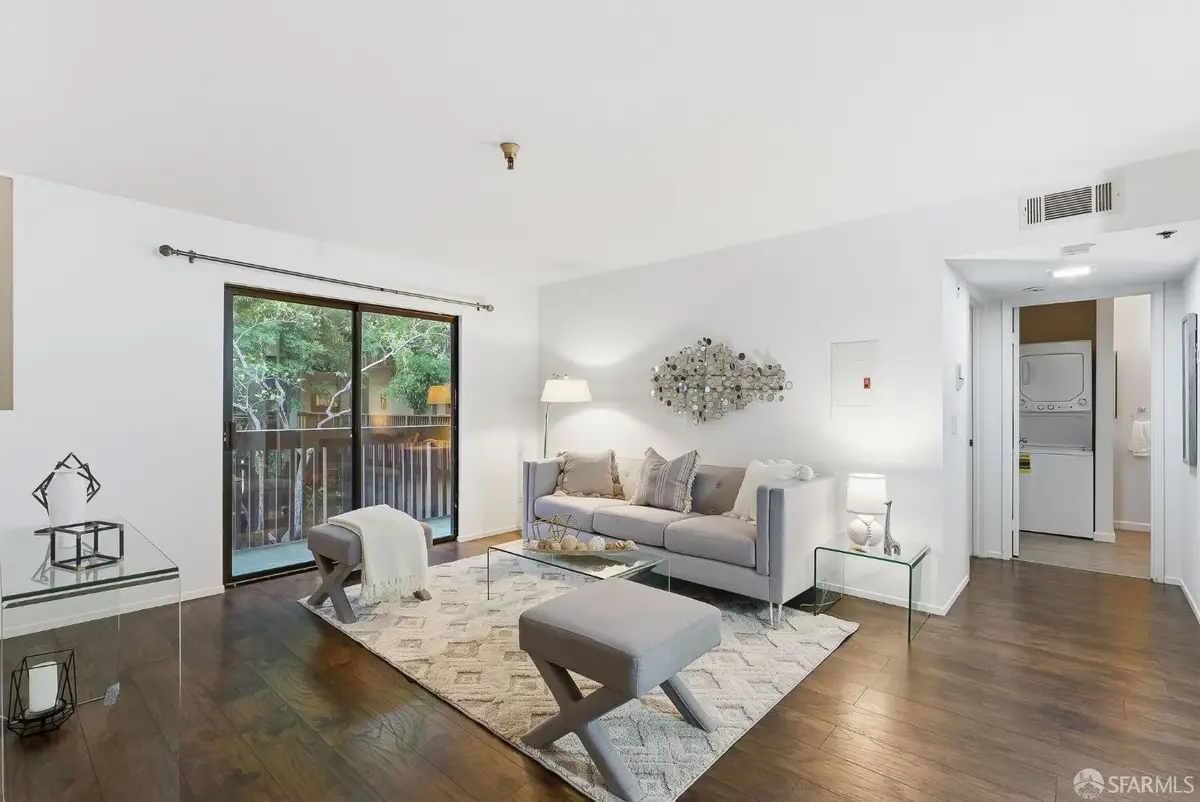 711 S Bayshore Boulevard #4, San Mateo, CA 94401 - Image #1