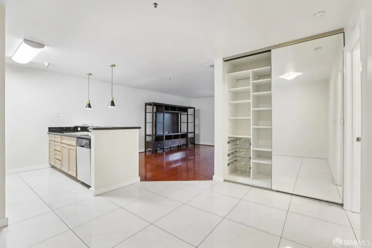 6400 Christie Avenue #4122, Emeryville, CA 94608 - Image #1