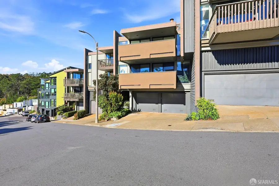 12 Amber Drive #24, San Francisco, CA 94131 - Image #3
