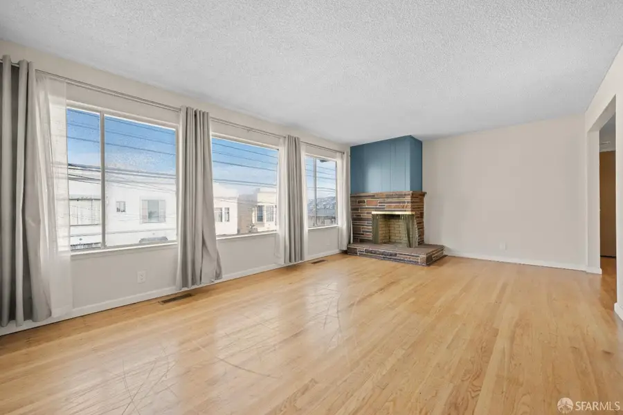 329-331 Woolsey Street, San Francisco, CA 94134 - #2