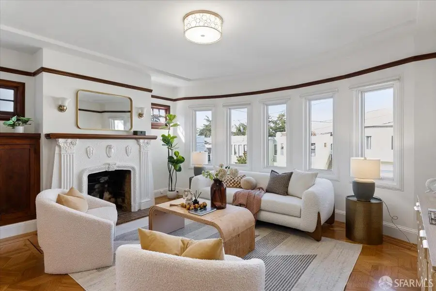 571 Munich Street, San Francisco, CA 94112 - Image #2