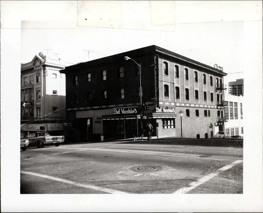 381 Broadway, San Francisco, CA 94133 - #3