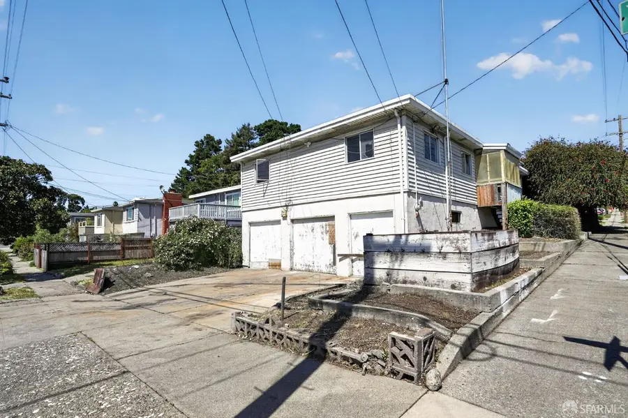 5601 Doremus Avenue, Richmond, CA 94805 - #3
