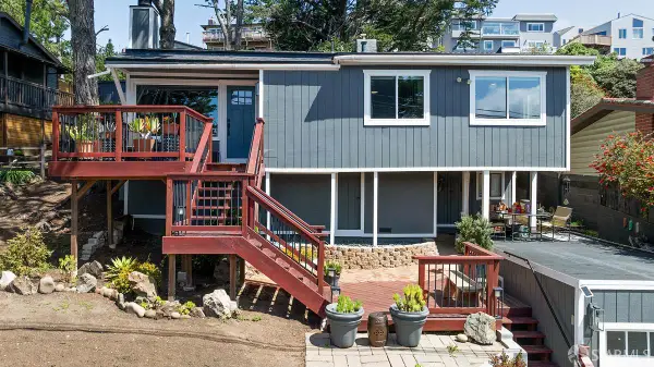 377 Beaumont Boulevard, Pacifica, CA 94044