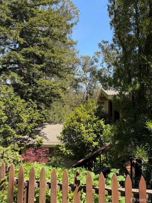 7101 Pinehaven Road, Oakland, CA 94611