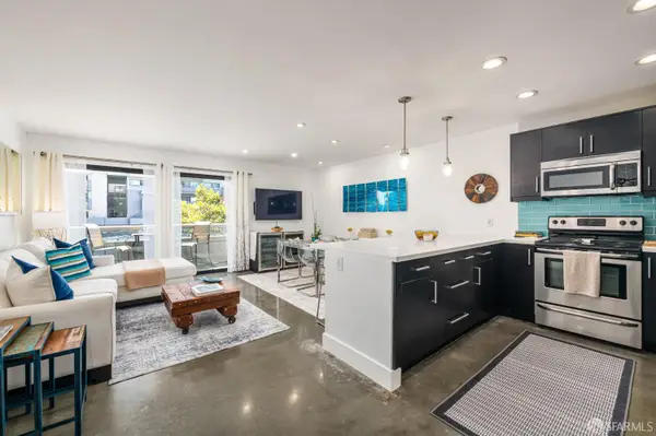 5 Embarcadero W Street #120, Oakland, CA 94607